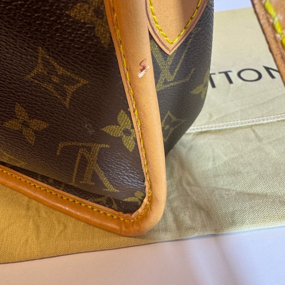 Louis Vuitton Sac Gibeciere  Crossbody - Picture 11 of 15